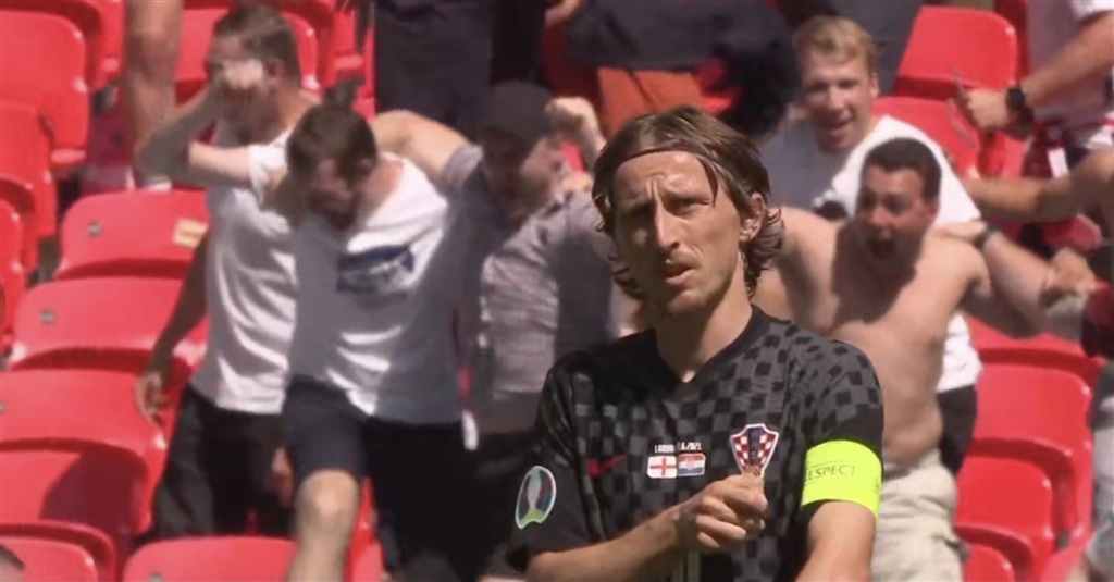 经意间露出 经意间露出