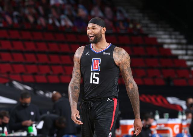 他毫不松懈 他毫不松懈