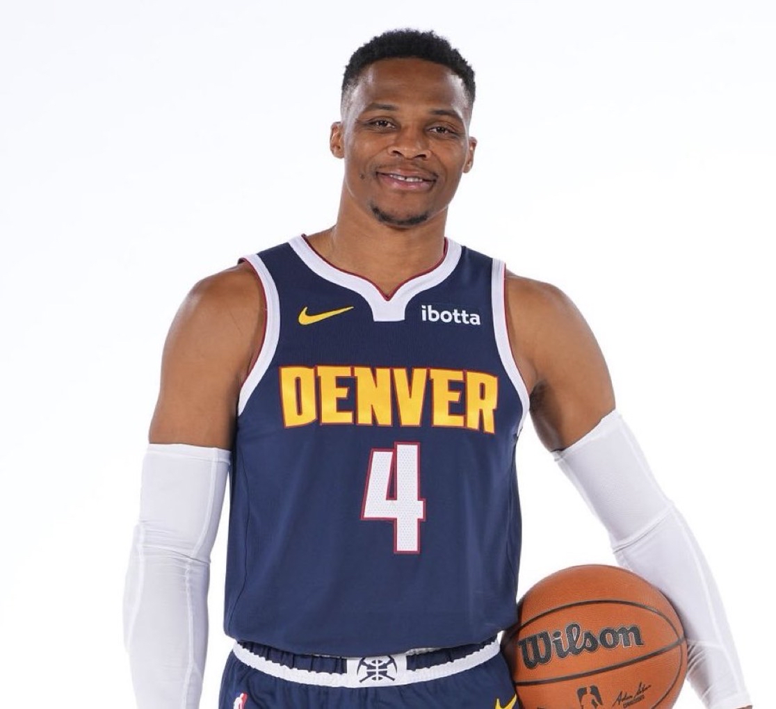 琼斯是一名 琼斯是一名