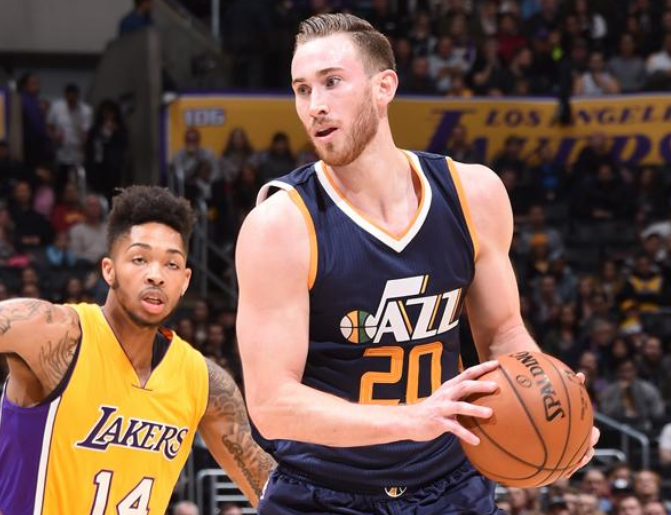 纳入战术手 纳入战术手